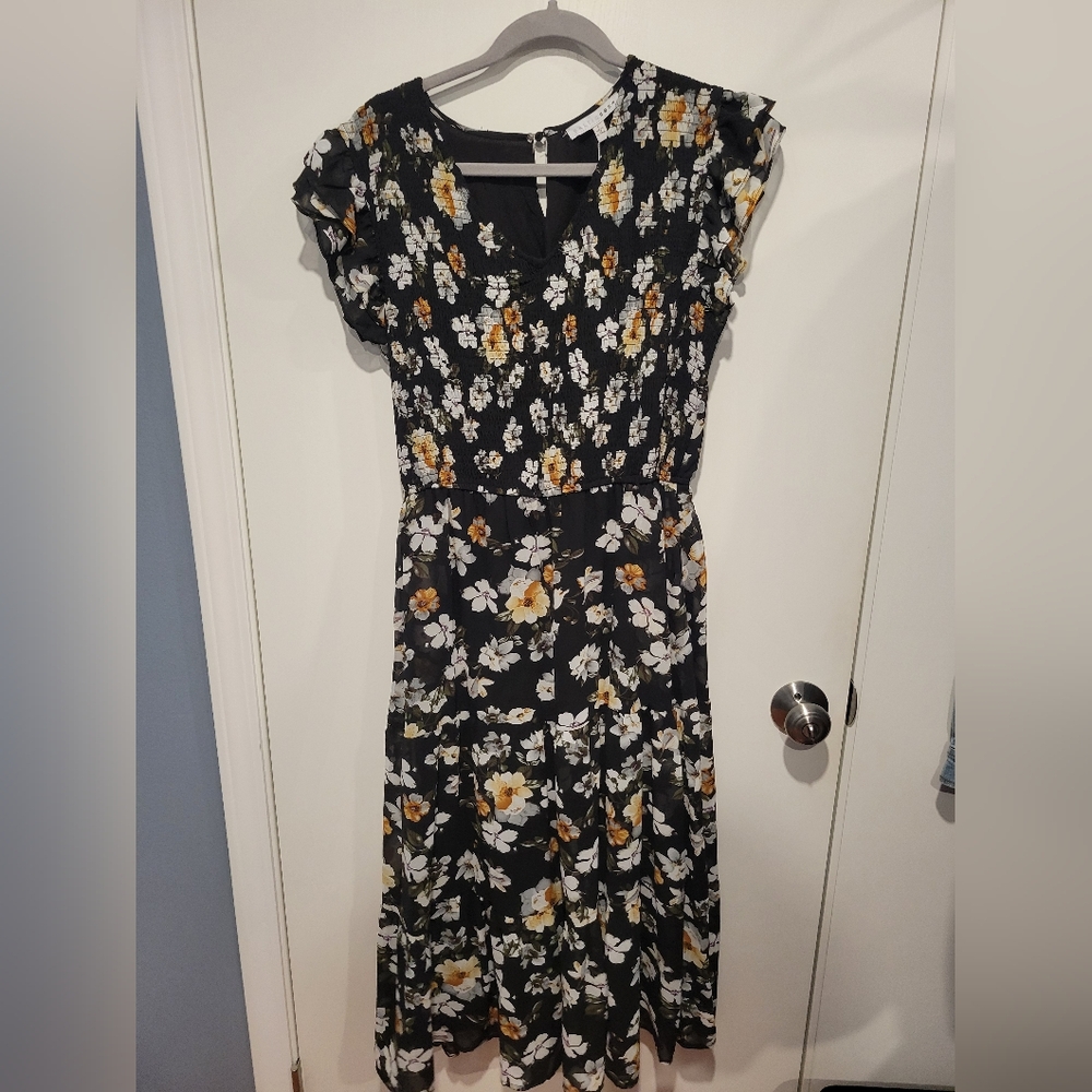 Baltic Born White and Yellow V-Neck Sleeveless Maxi Sundress